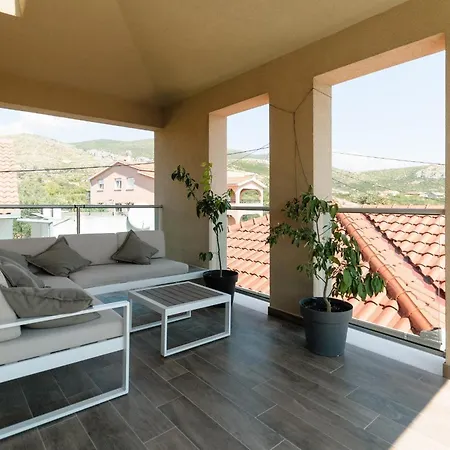 Villa Luxury With Heated Pool, Terrace, And Outdoor Amenities For Relaxation *