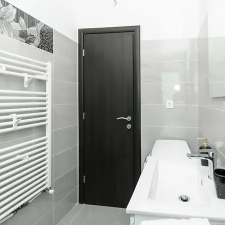 Luxury With Heated Pool, Terrace, And Outdoor Amenities For Relaxation Villa