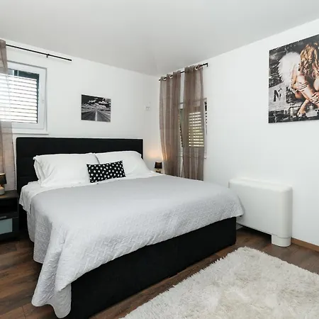 Luxury With Heated Pool, Terrace, And Outdoor Amenities For Relaxation Trogir