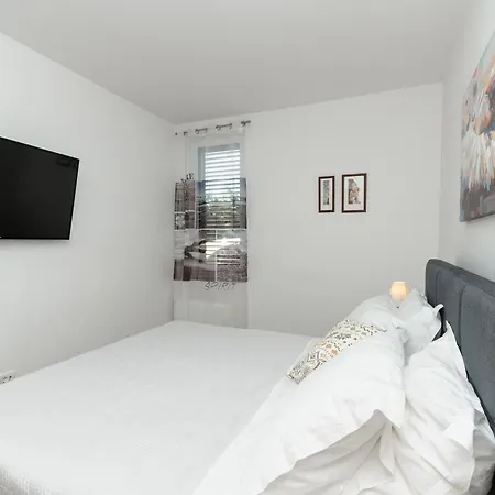 Luxury With Heated Pool, Terrace, And Outdoor Amenities For Relaxation Villa