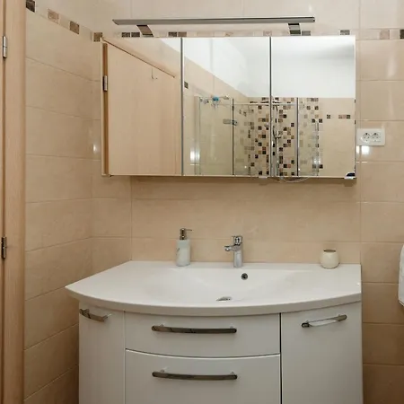 Luxury With Heated Pool, Terrace, And Outdoor Amenities For Relaxation Villa *