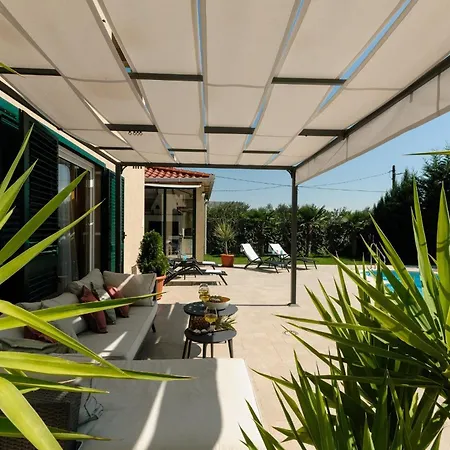 Luxury With Heated Pool, Terrace, And Outdoor Amenities For Relaxation * Trogir